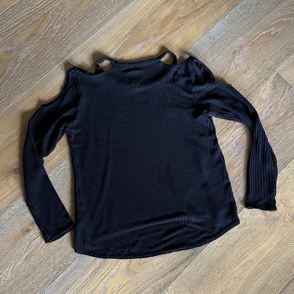 Chaser Cold Shoulder Long Sleeve Thermal Top | Black | L - Picture 7 of 7